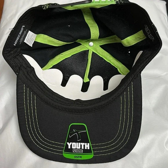 BNWT- Minecraft Creeper - Black and Green Cap/ Youth - 05FM - Picture 3 of 7